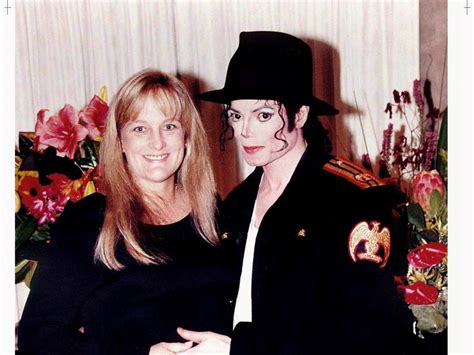 is michael jackson wife alive.